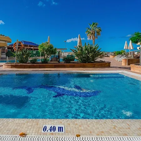 Main Floor Heated Pool Aircon Wifi * أذيخي